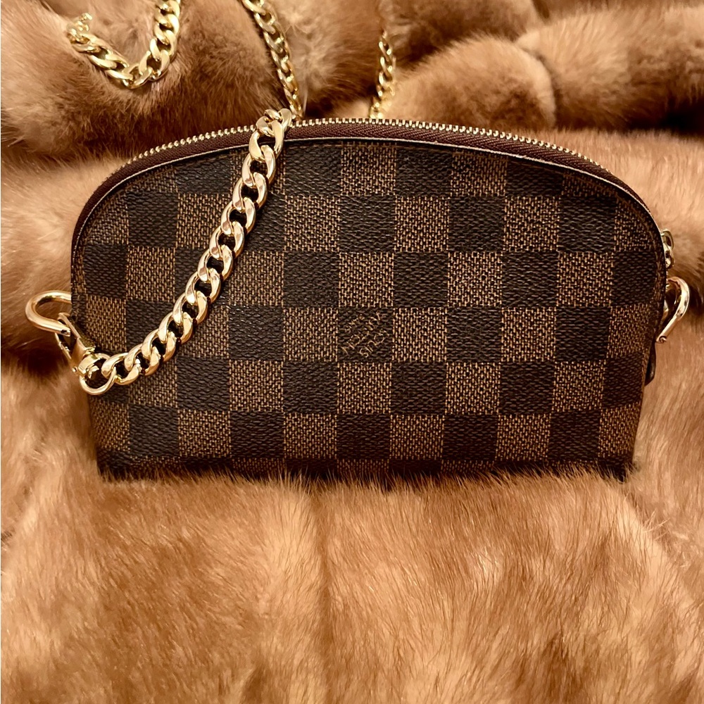 Louis Vuitton Damier Pochette gold chain strap crossbody